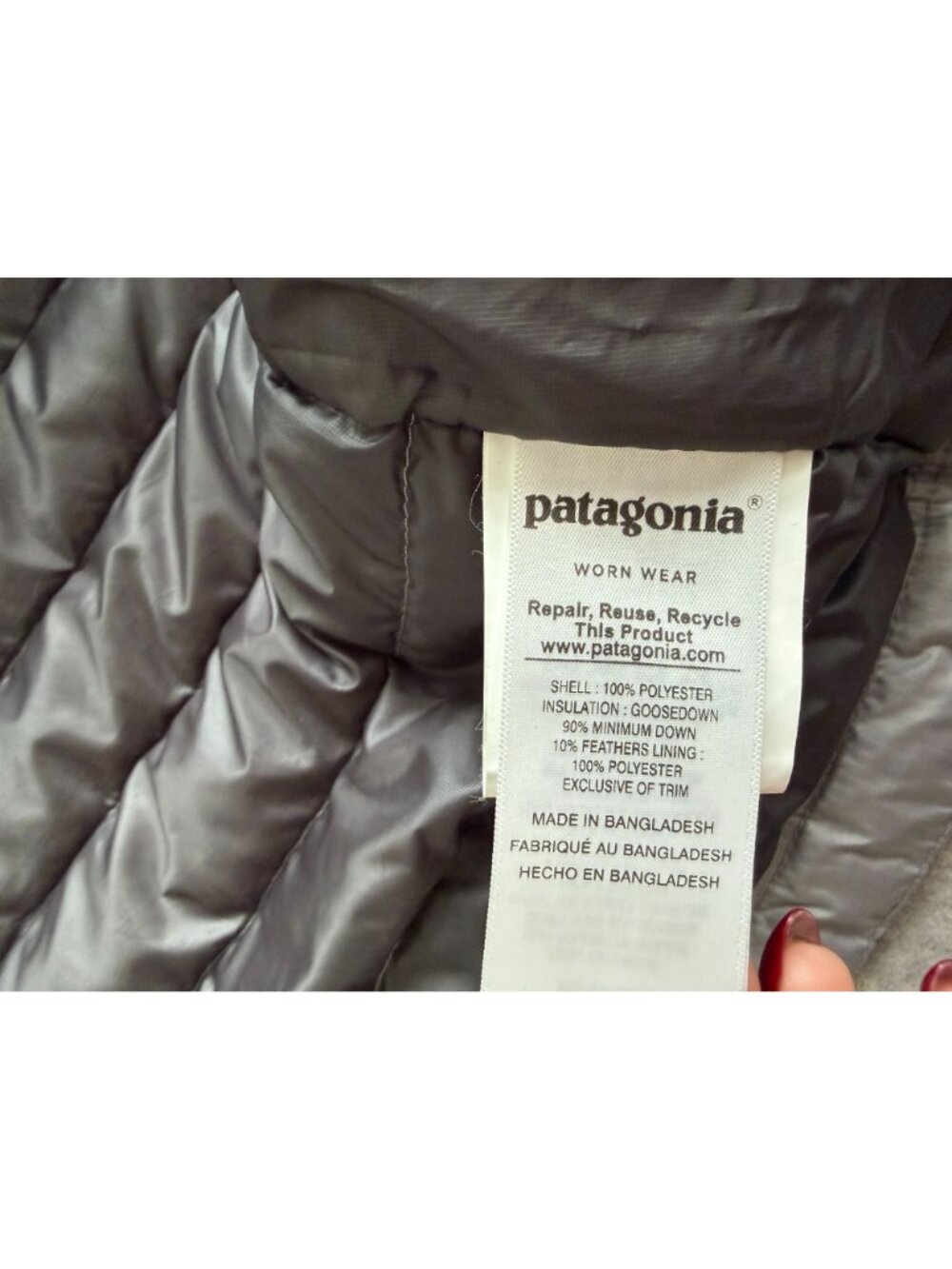 PATAGONIA Women’s Silver Quilted Hooded Jacket Sz Medium - Picture 5 of 7